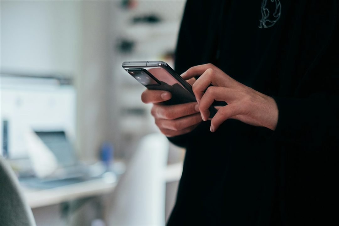 Customer messaging a business from their phone